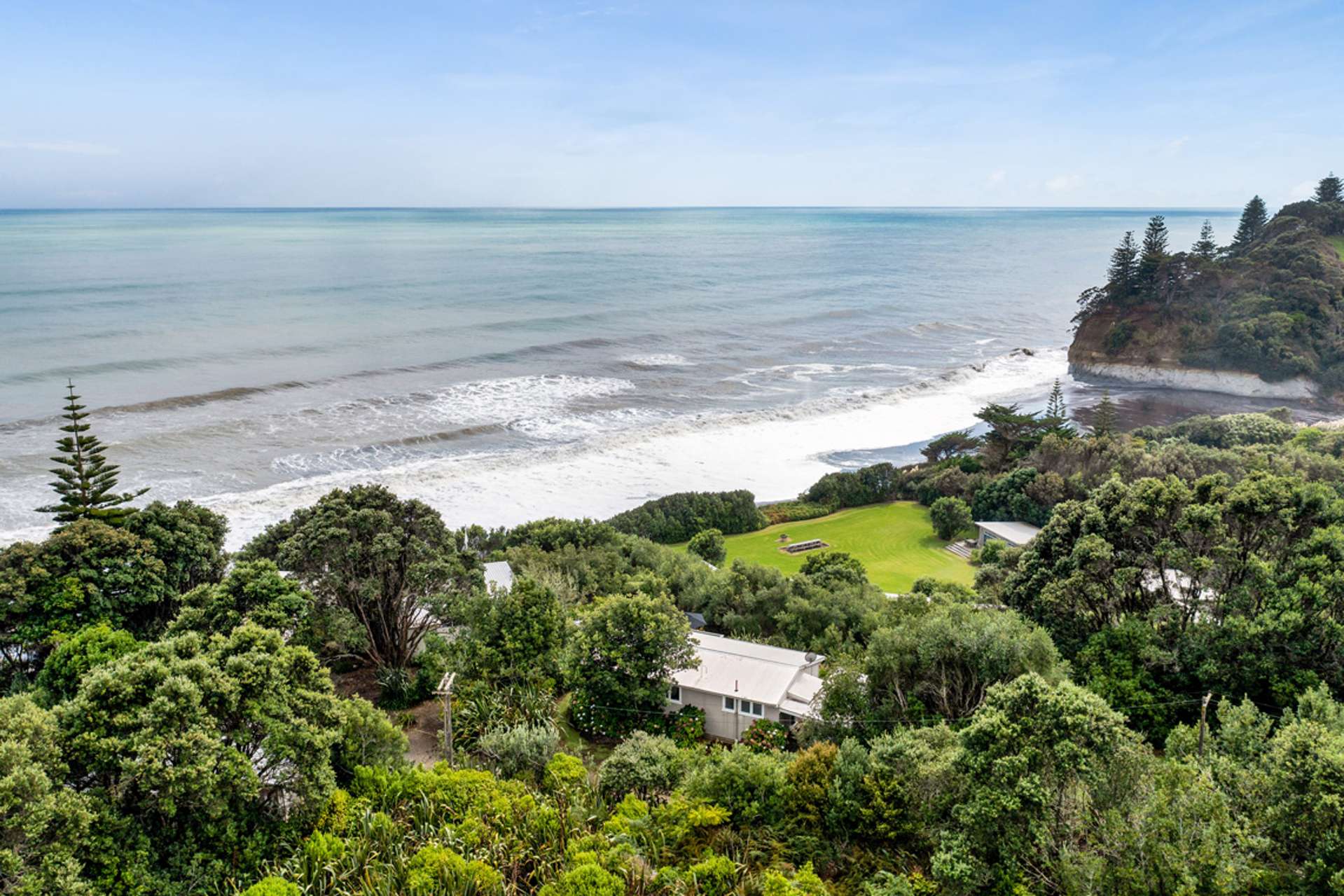 Bach 41 - Wai-iti Beach Retreat 30 Beach Road Waiiti_0