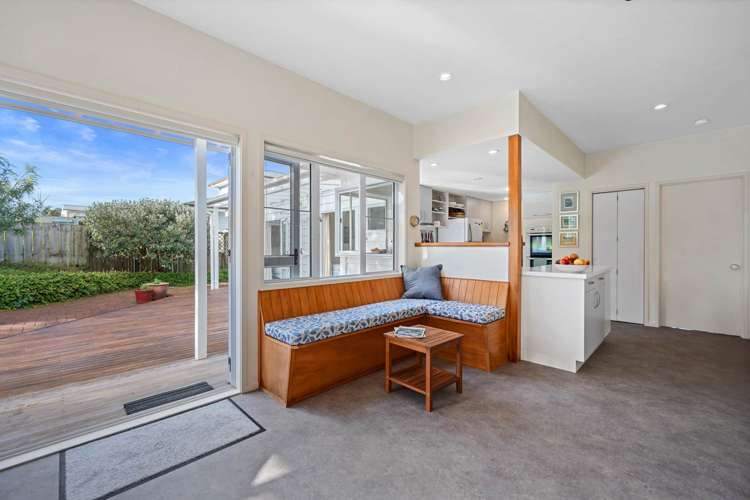 10 Seabreeze Road Narrow Neck_7