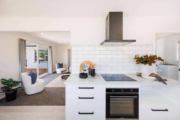 5 Belvedere Crescent Takaro_12