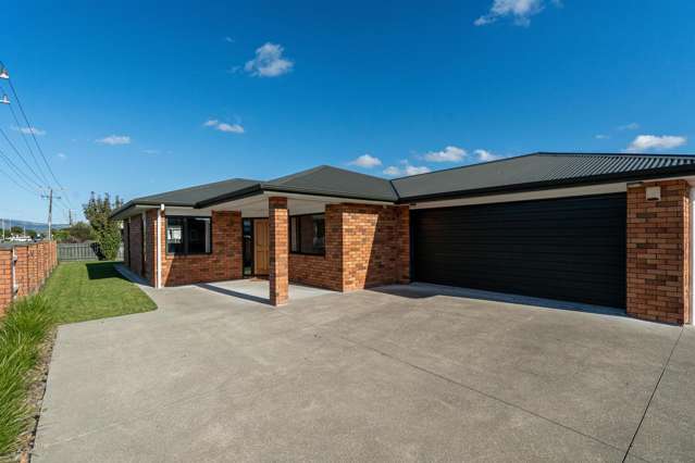 Double Glazed, Convenience & Space