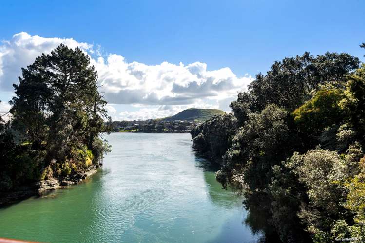 1 & 2 /42 Church Crescent Panmure_15