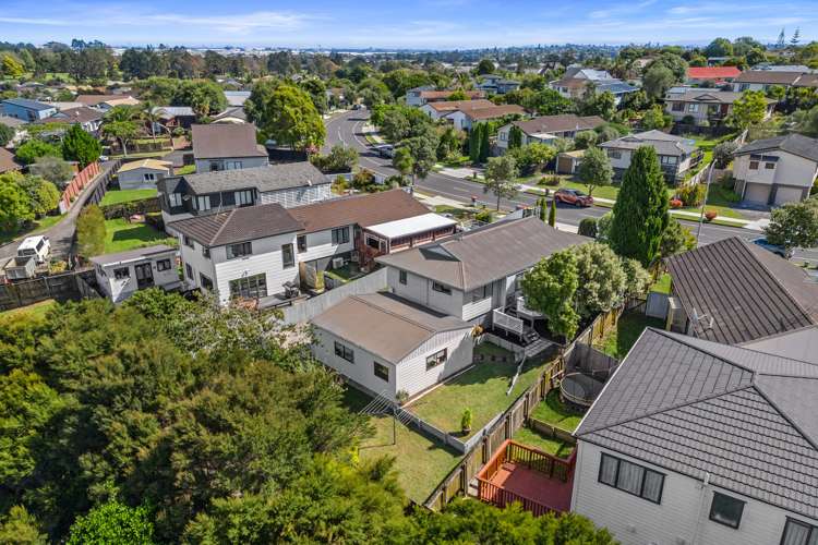 37 Gosford Drive Botany Downs_32