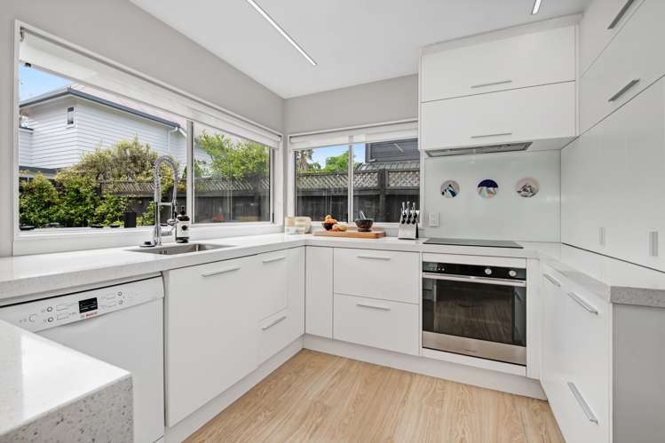 2/37 Nile Road Milford_6