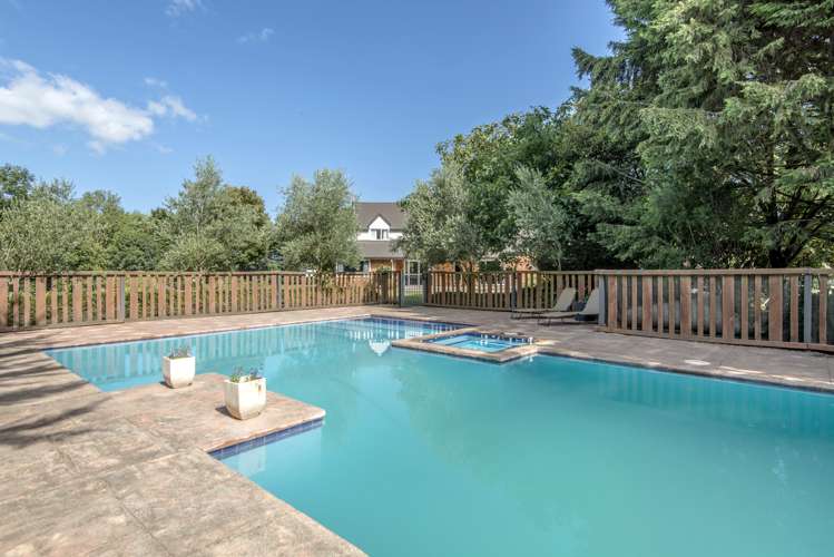 28 Thomsons Road Burnham_2