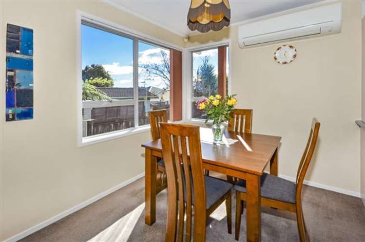 8 Tree View Avenue Glenfield_20
