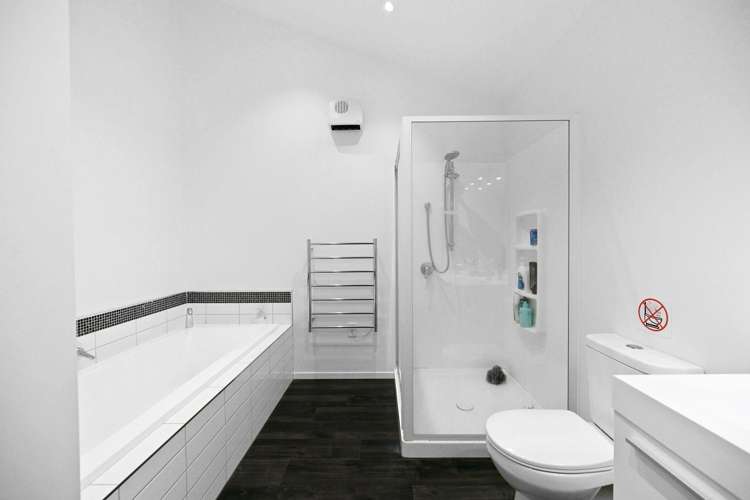 58E Herbert Road 10469_13