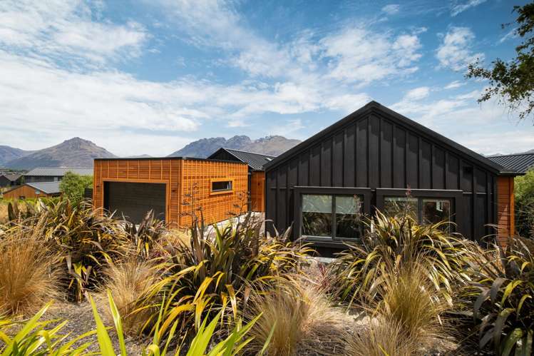 13 Falconer Rise Jacks Point_25