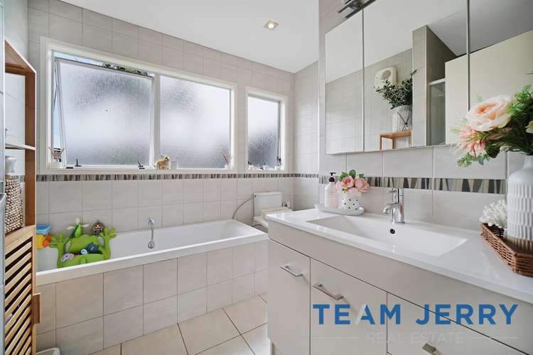 5 Harford Place Pakuranga Heights_11