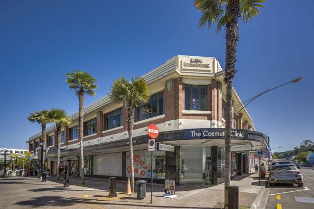 Office in Iconic Bowman Building