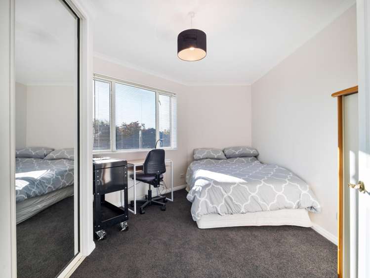 15 Sutton Place Dallington_19