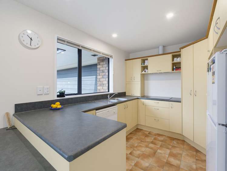 26 Neale Ave Stoke_10
