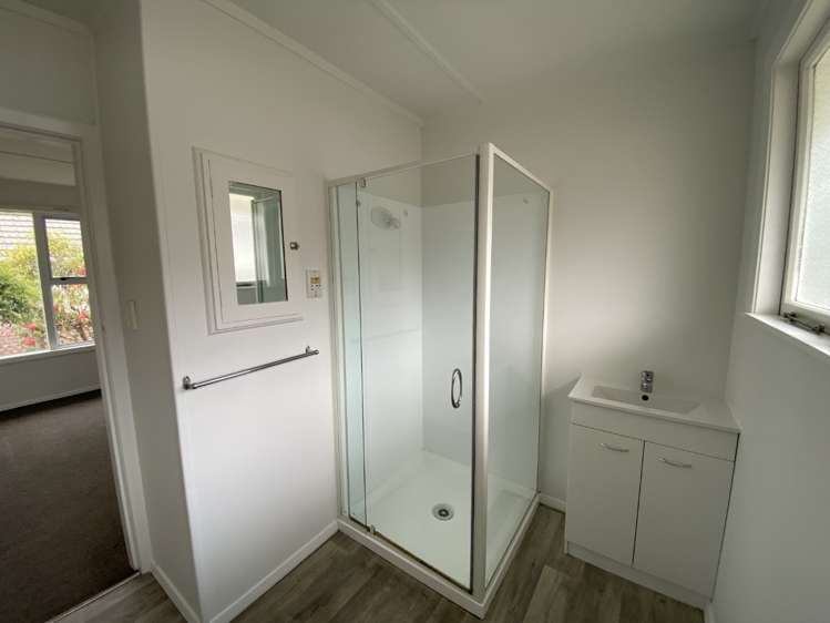 2/555 Fergusson Drive 11322_8