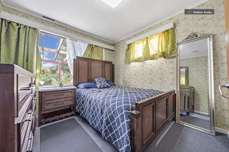 17 Tiroroa Avenue Te Atatu South_6