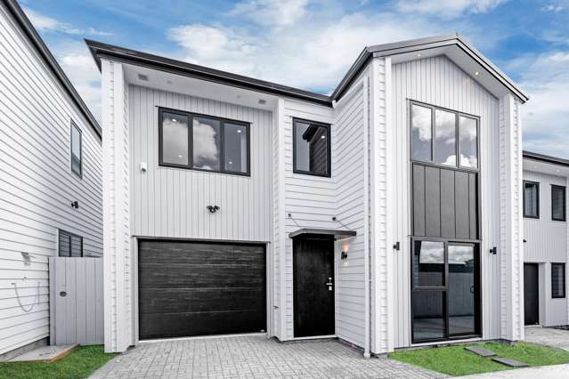 Stylish Standalone Home in Popular Mangere East!
