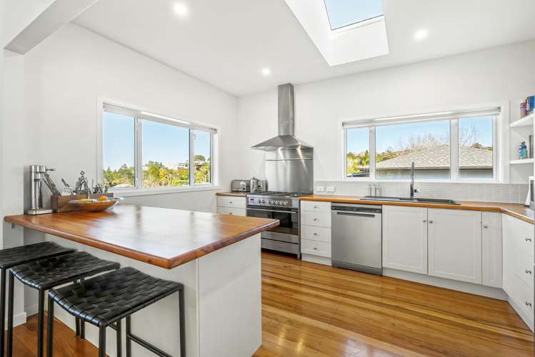 104 Beach Road Castor Bay_10