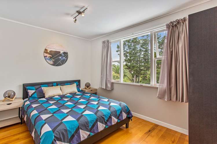 1/49a Lancaster Road Beach Haven_11