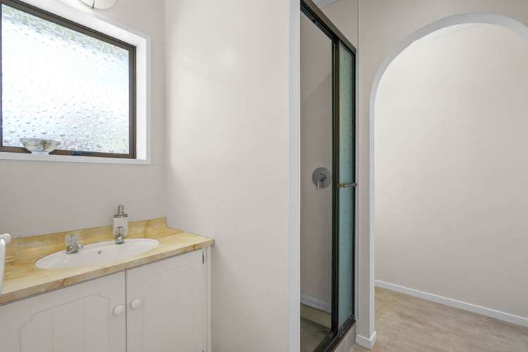 12 Conrad Place Leamington_12