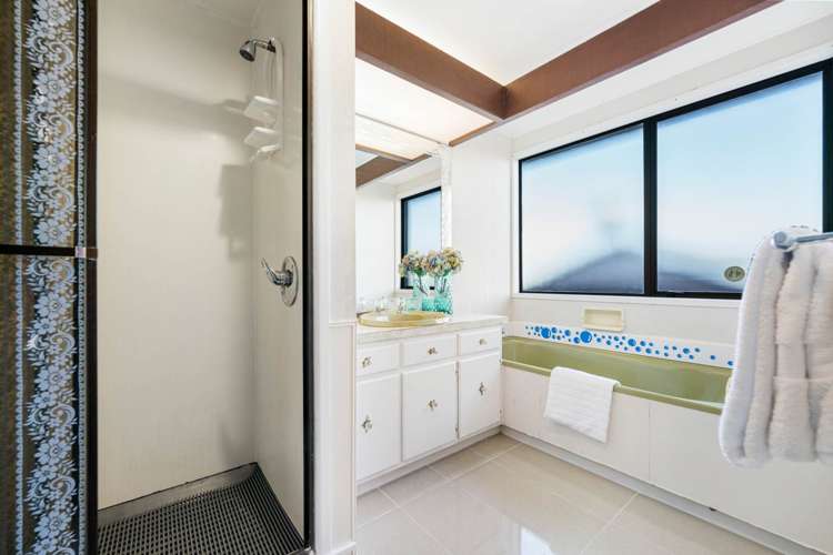 16 Saint Simon Place Botany Downs_12