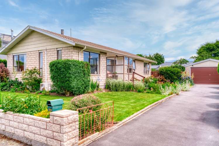 39 Dunbarton Street Redwood_12