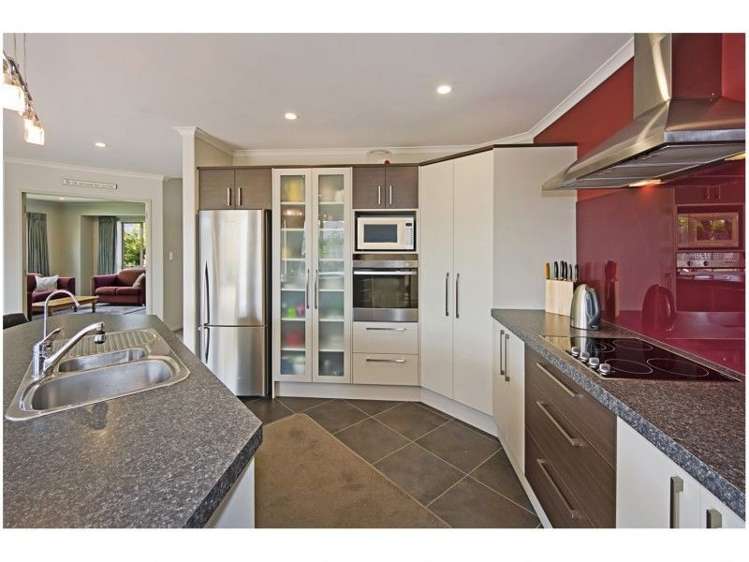 37 Hollybush Drive Brightwater_7