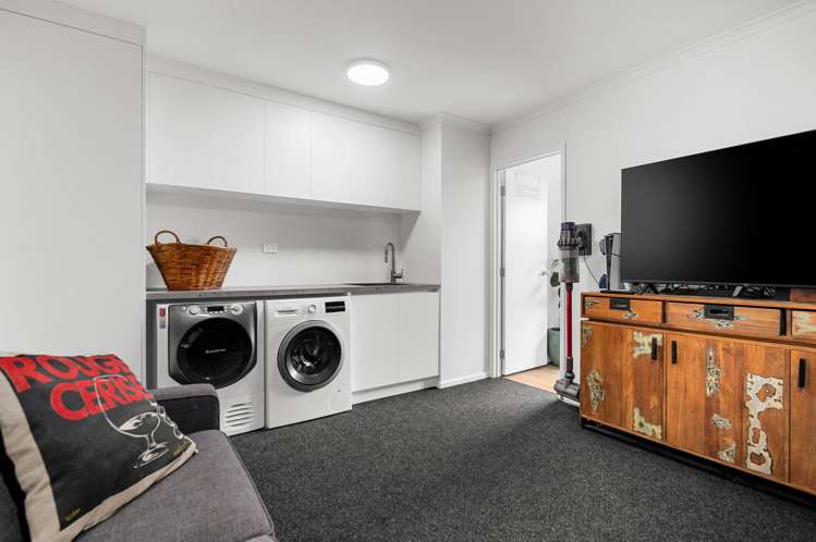 8 Parkside Drive Huntington_16