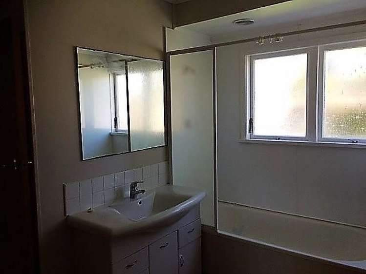 2/16 Prictor Street Papakura_6