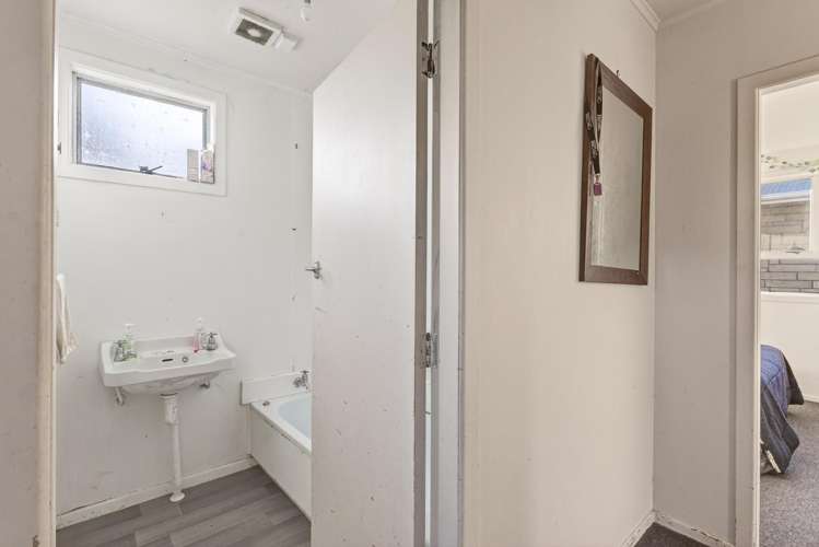 72 Tyndall Road Outer Kaiti_11