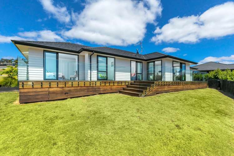 2 Ruth Craig Place Stanmore Bay_7