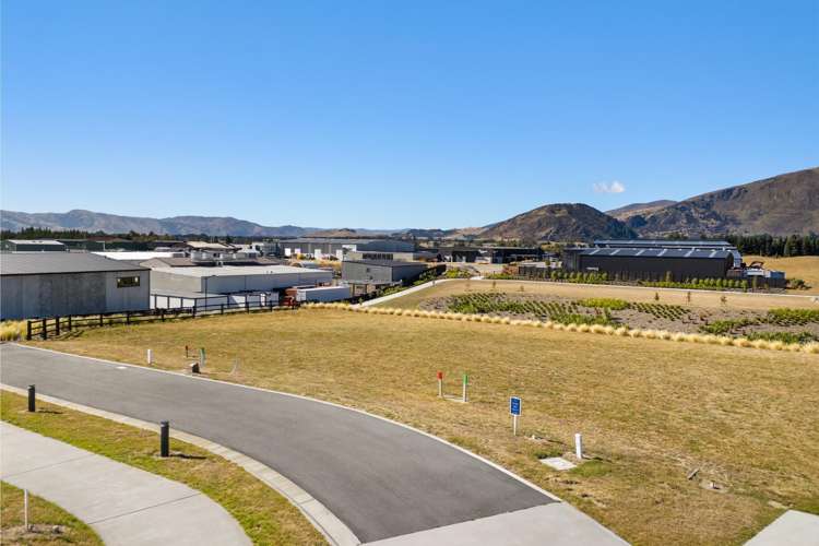 Pembroke Terrace, Avalon Station Drive Wanaka_9