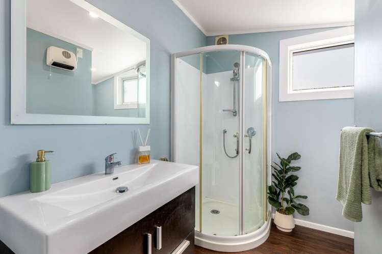 15 Dunsandel Grove Silverstream_13