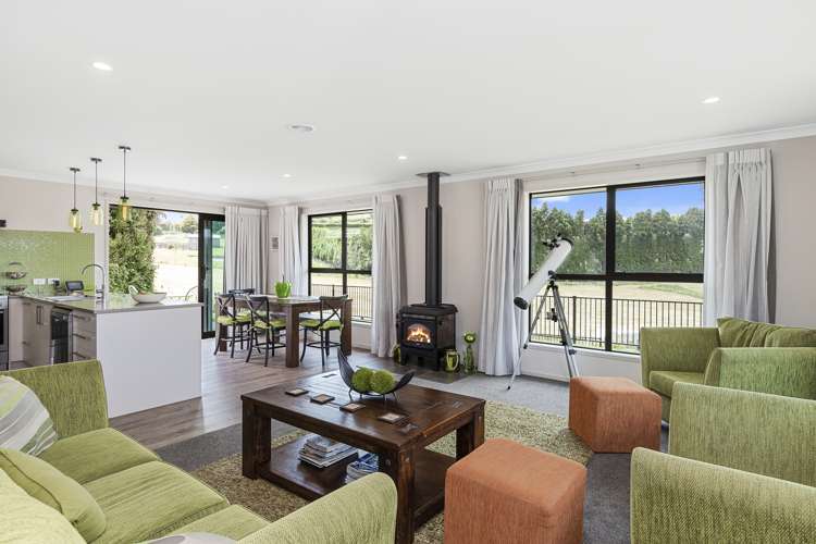 2 Raptor Way Welcome Bay_11