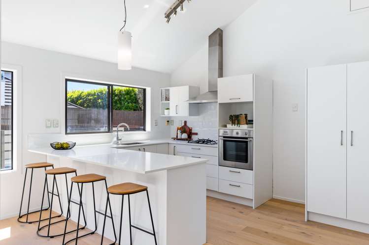 36 Wainui Avenue Point Chevalier_8