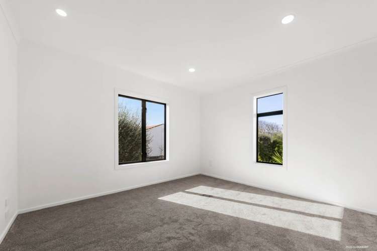 68/1 Ambrico Place New Lynn_9