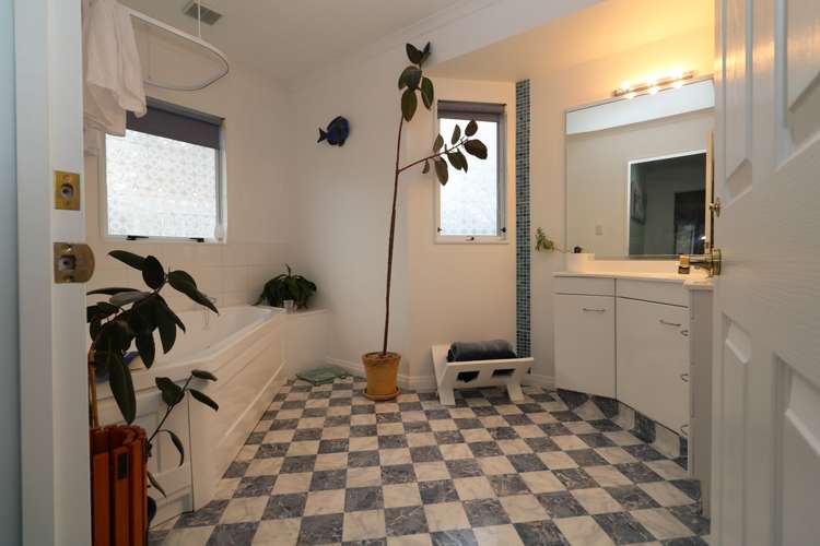 147 Lincoln Road Carterton_21