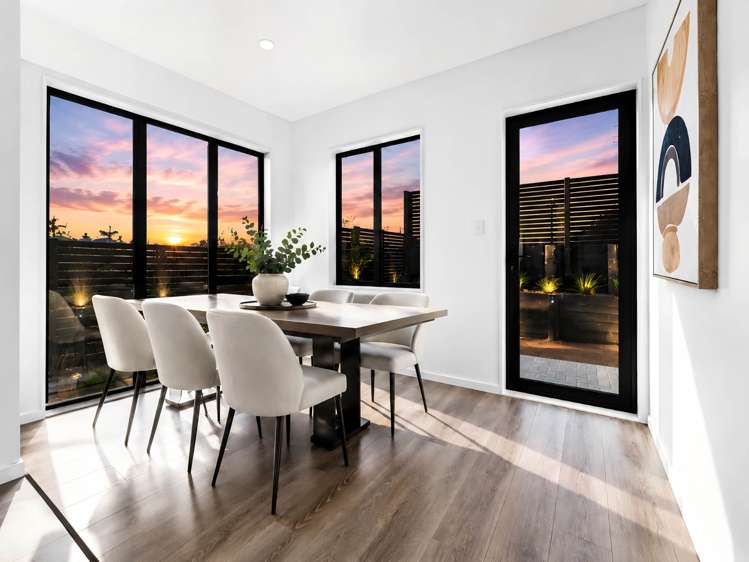 17 Greenbrier Street Westgate_5