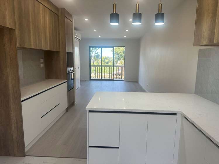 2/33 Heatherbank Street_3