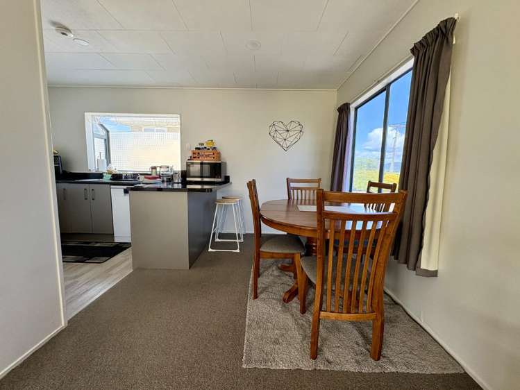 45A Elliott Crescent 1128_2