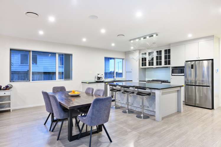 7 Syrah Crescent Ranui_3