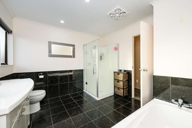 28 Dahlstrom Grove Kelvin Grove_13