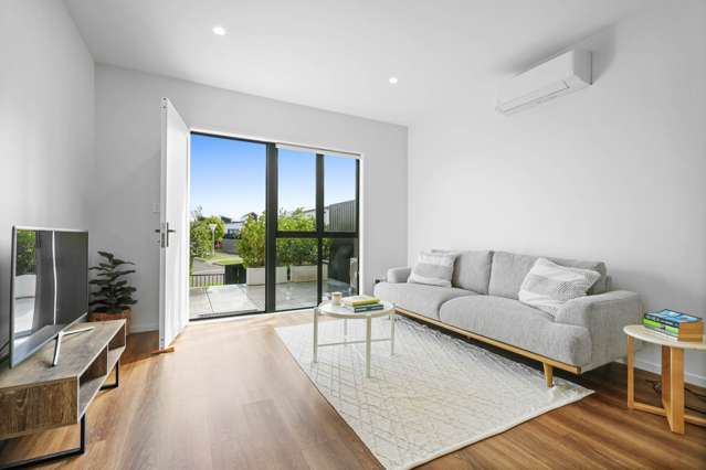 77 Tahere Road Flat Bush_1