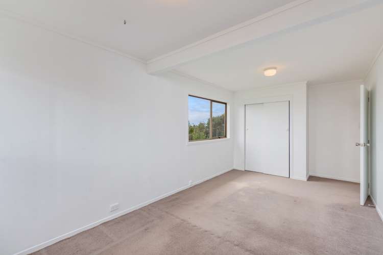 17 Piccadilly Circus Snells Beach_13