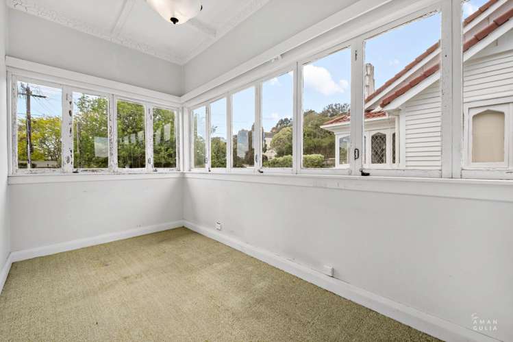 7 Warborough Avenue Epsom_14