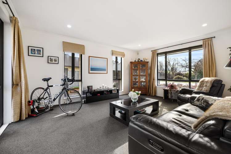 56 Broomfield Terrace Burwood_9
