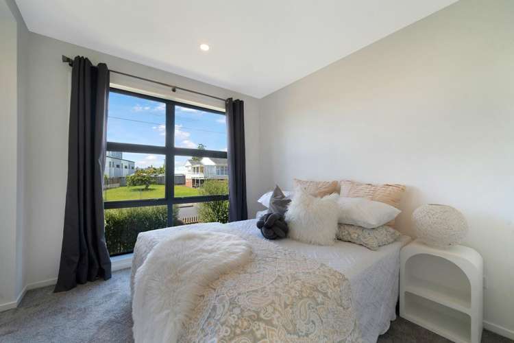 2E Milich Terrace Te Atatu South_11