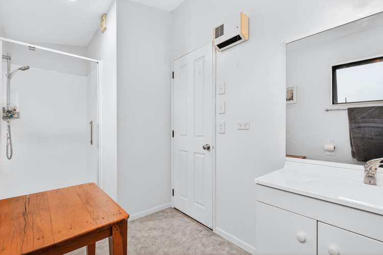 2 Antrim Place Rangatira Park_17