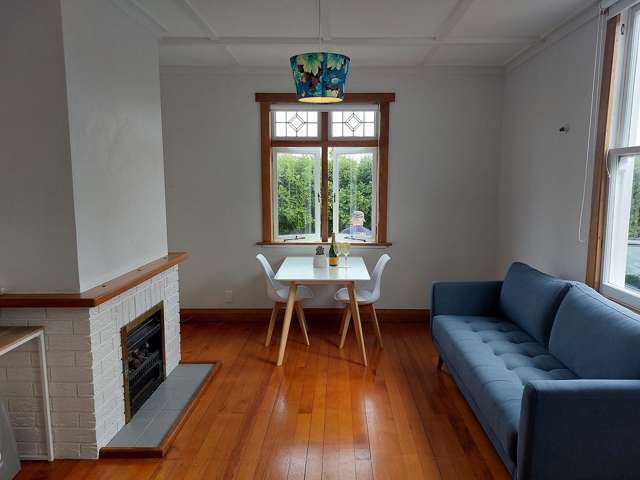 Chic 2BR Devonport Apt