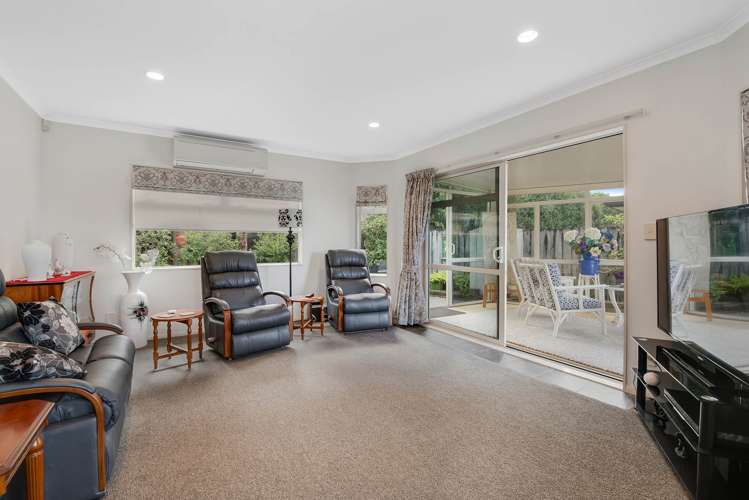 18 Chesterfield Way Orewa_8