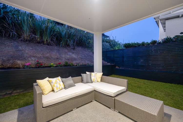 8 Tuatini Place Long Bay_36