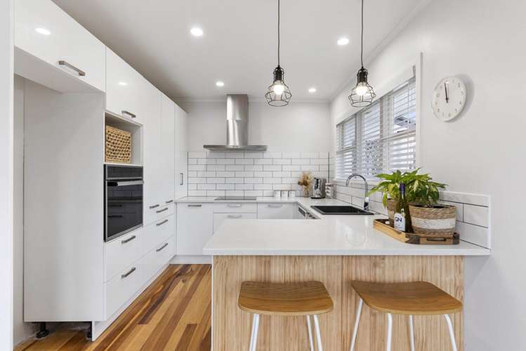 1/104 Beach Road Pahurehure_7