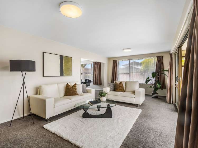 49 Yellowstone Crescent Burwood_6